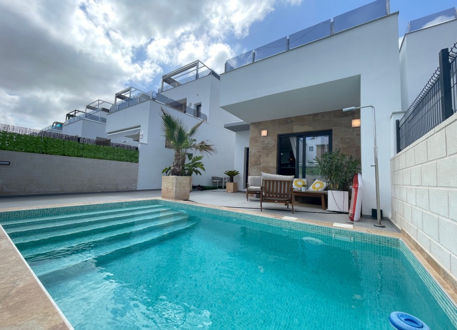 Venta - Villa adosada -
Benijofar