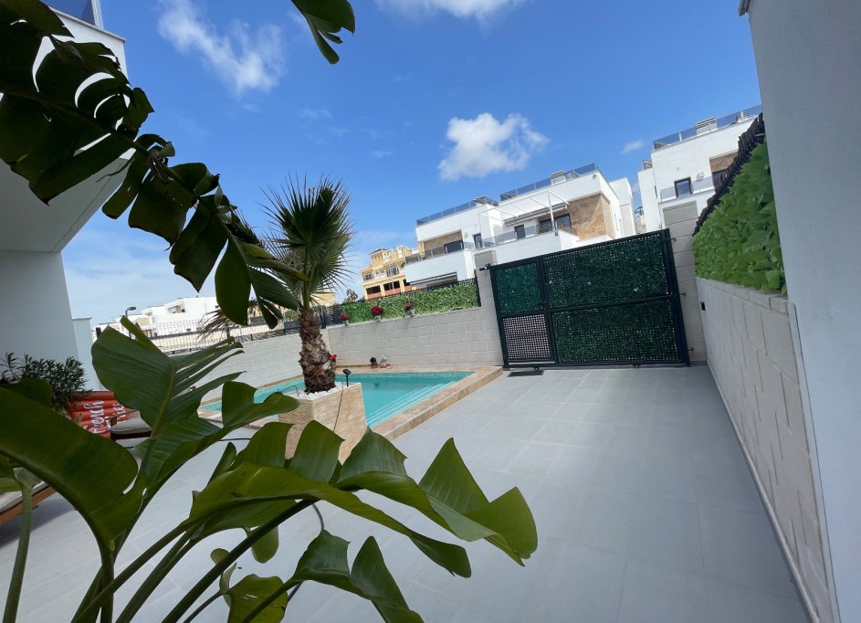 Venta - Villa adosada -
Benijofar