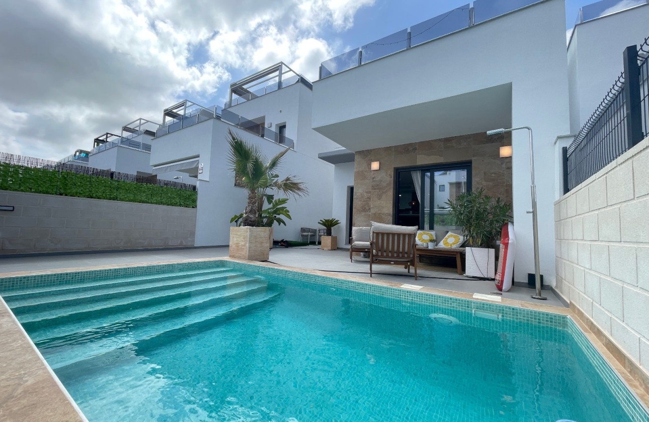 Venta - Villa adosada -
Benijofar