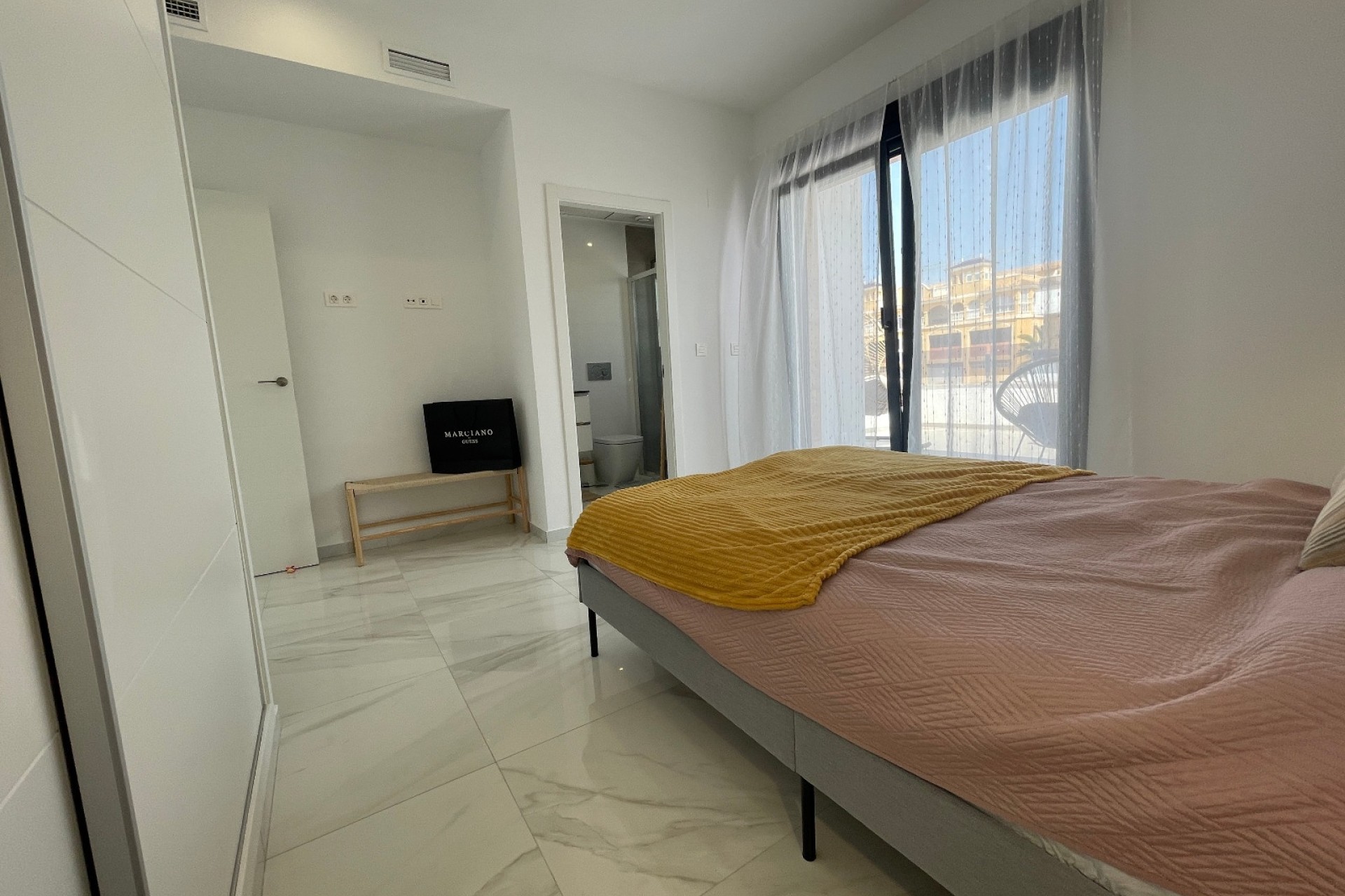 Venta - Villa adosada -
Benijofar