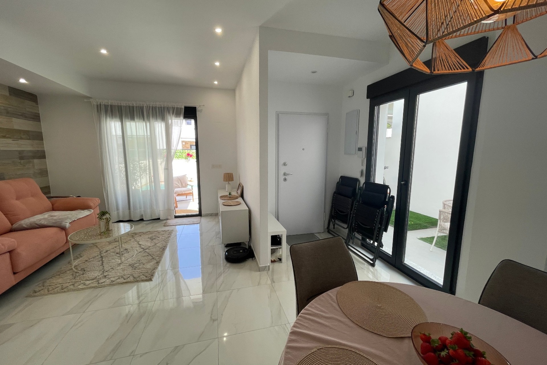 Venta - Villa adosada -
Benijofar