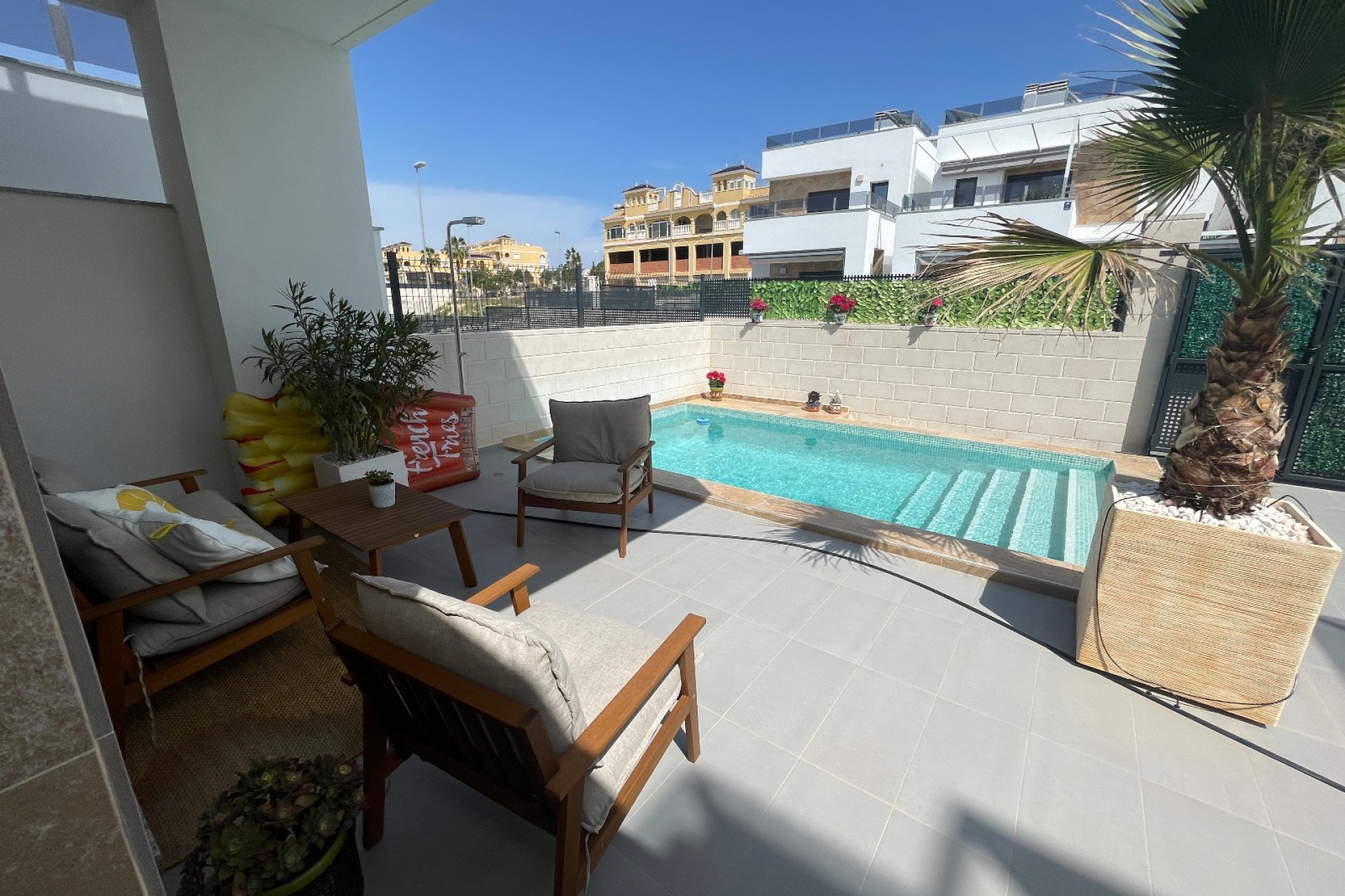 Venta - Villa adosada -
Benijofar