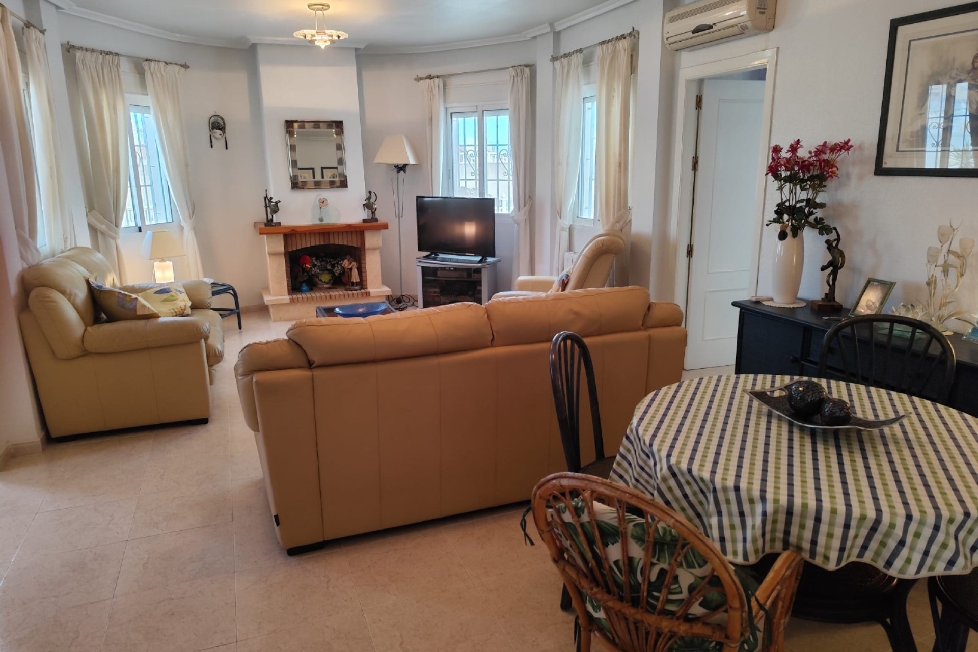 Venta - Villa adosada -
Bigastro