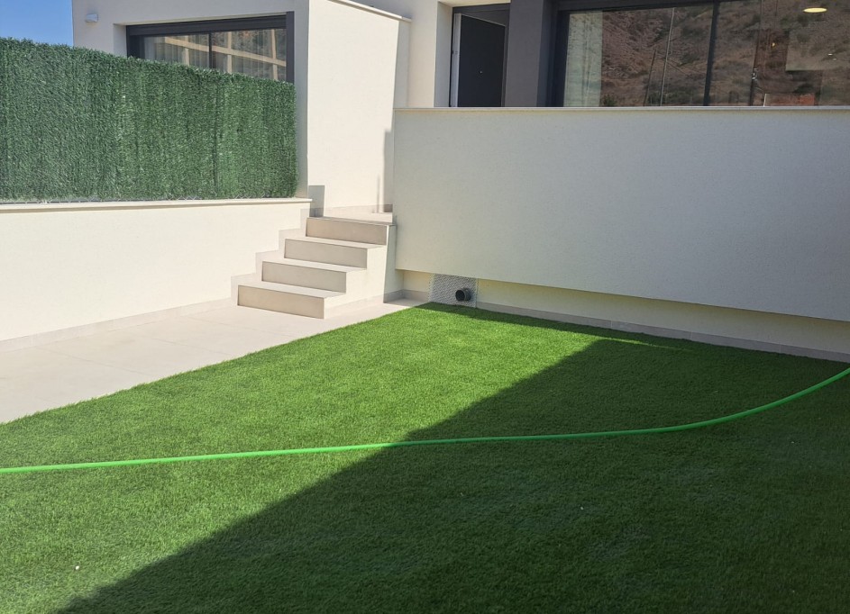 Venta - Villa adosada -
Cox