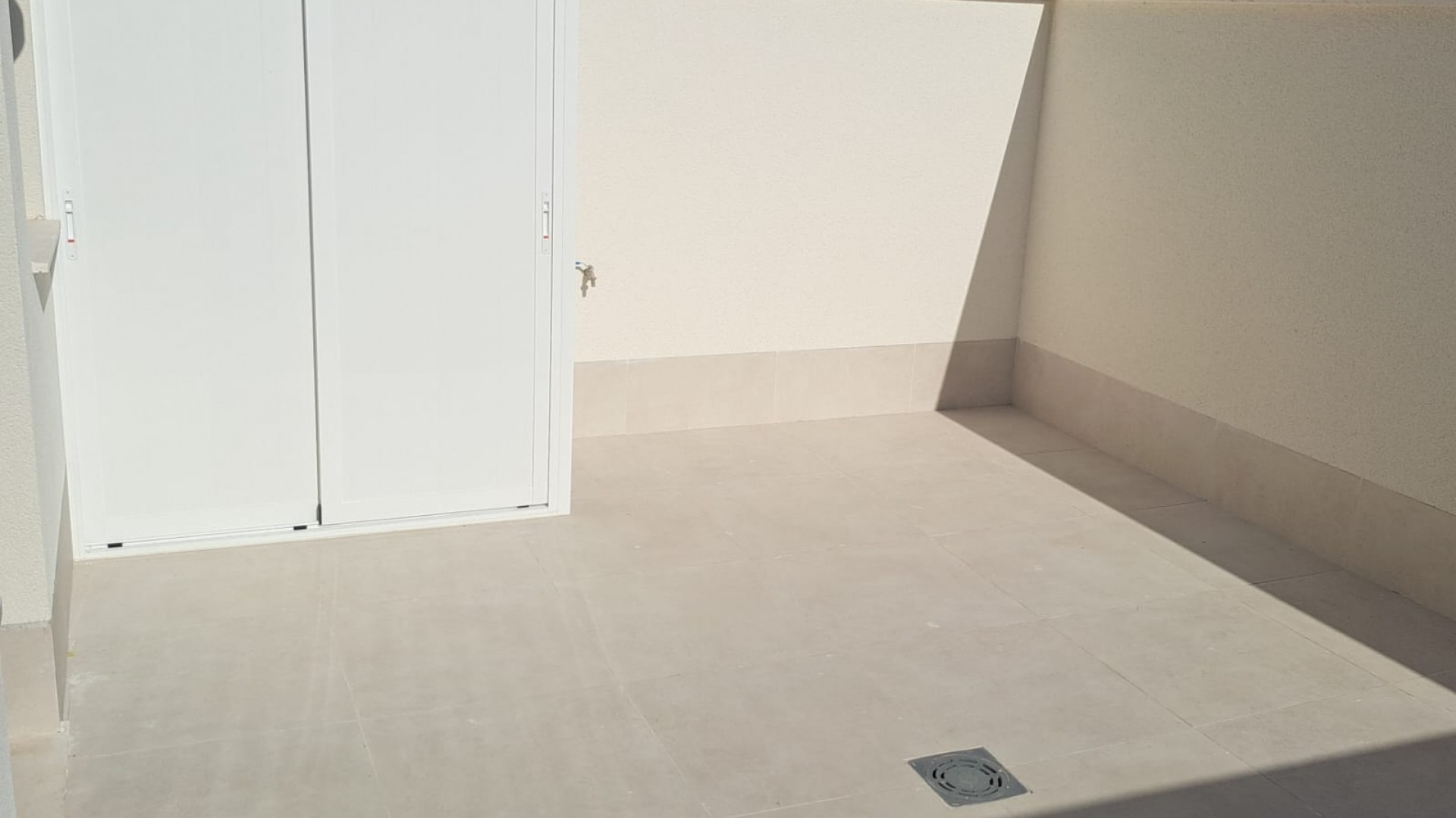 Venta - Villa adosada -
Cox