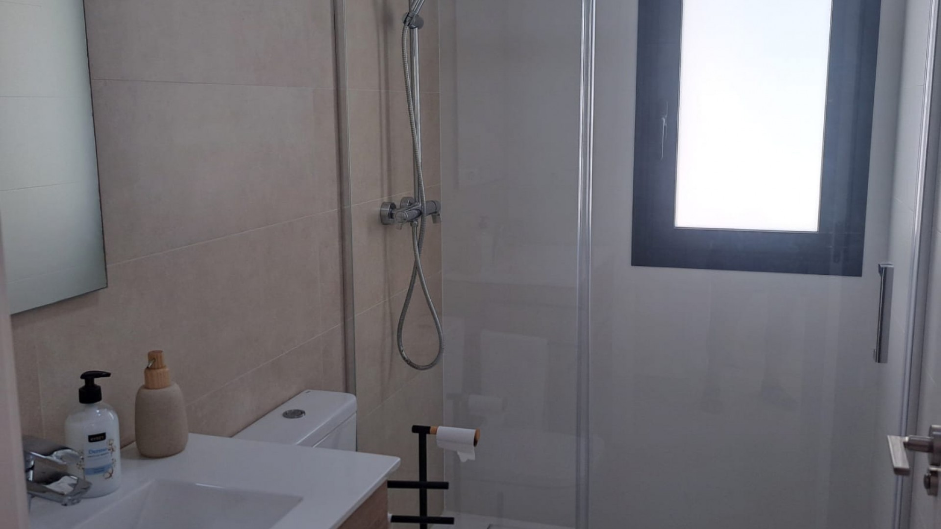 Venta - Villa adosada -
Cox