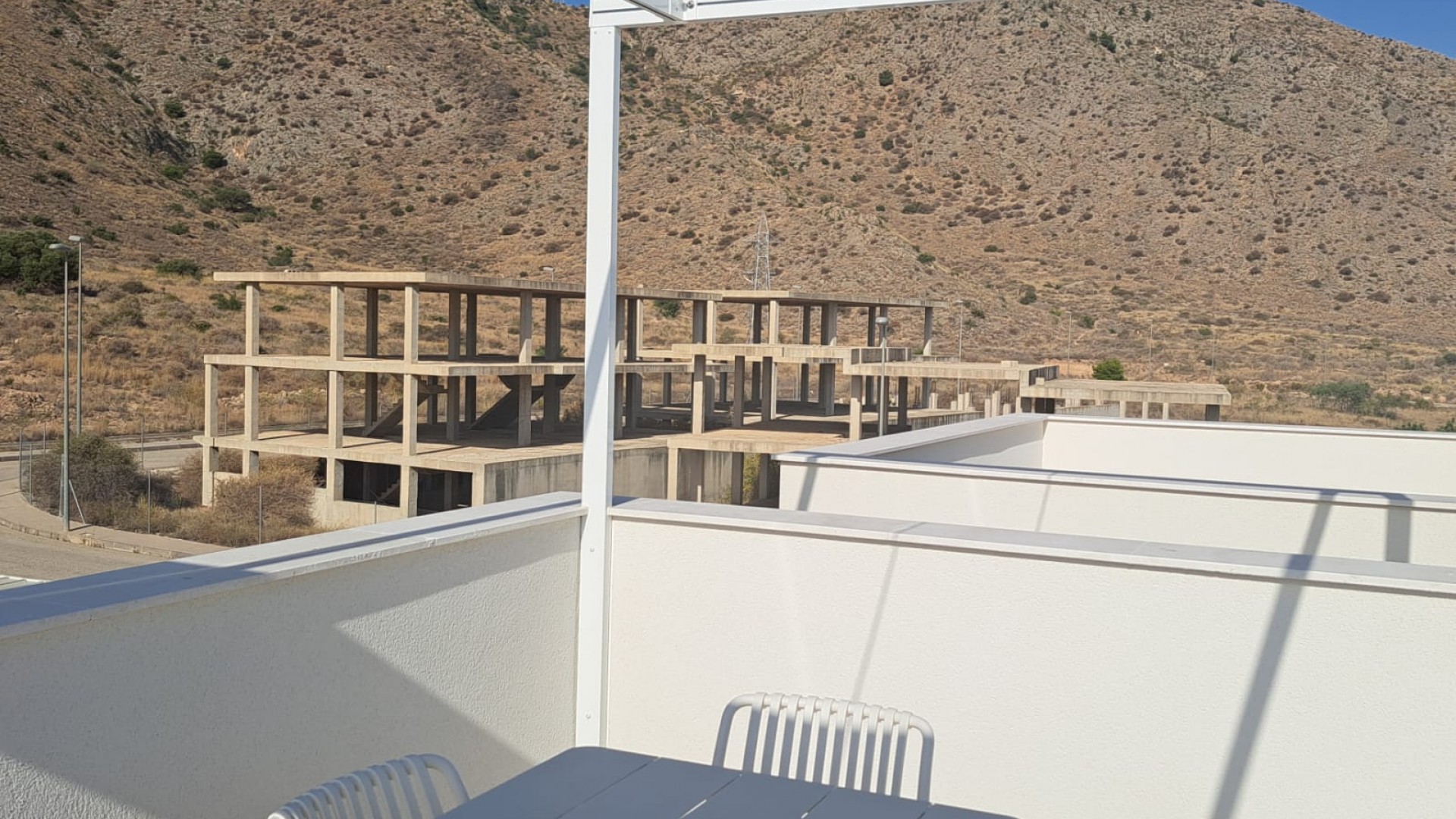 Venta - Villa adosada -
Cox