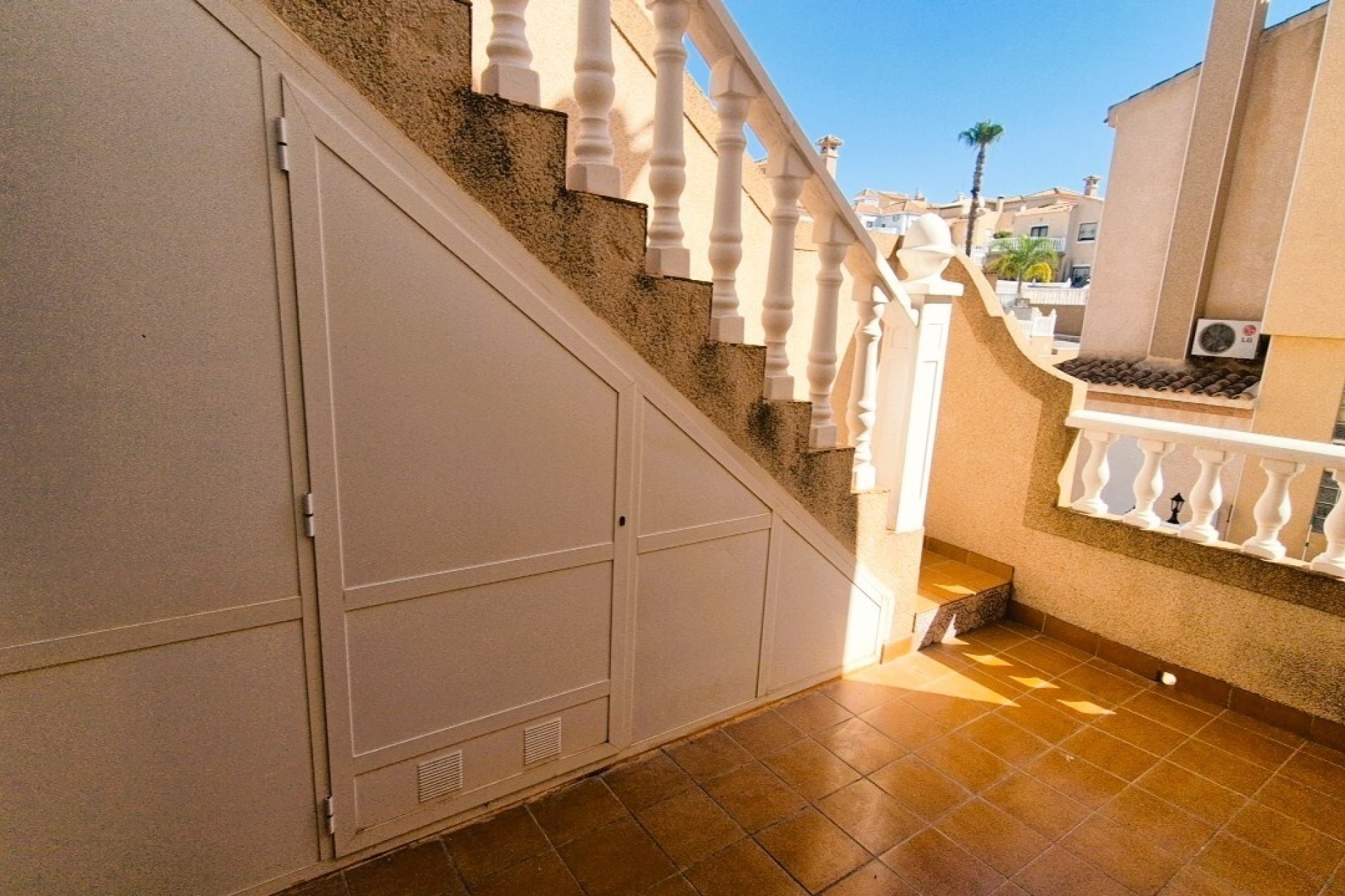Venta - Villa adosada -
El Galan - Inland
