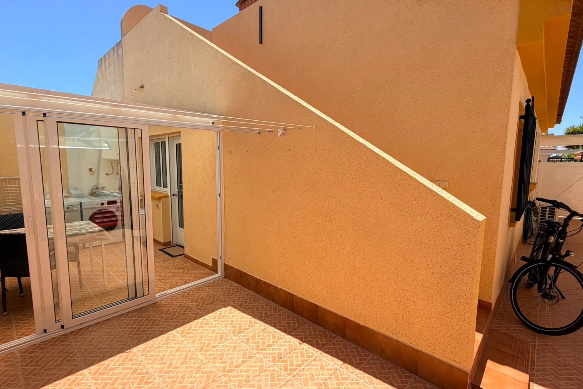 Venta - Villa adosada -
Los Montesinos - Urbanizacion montesol