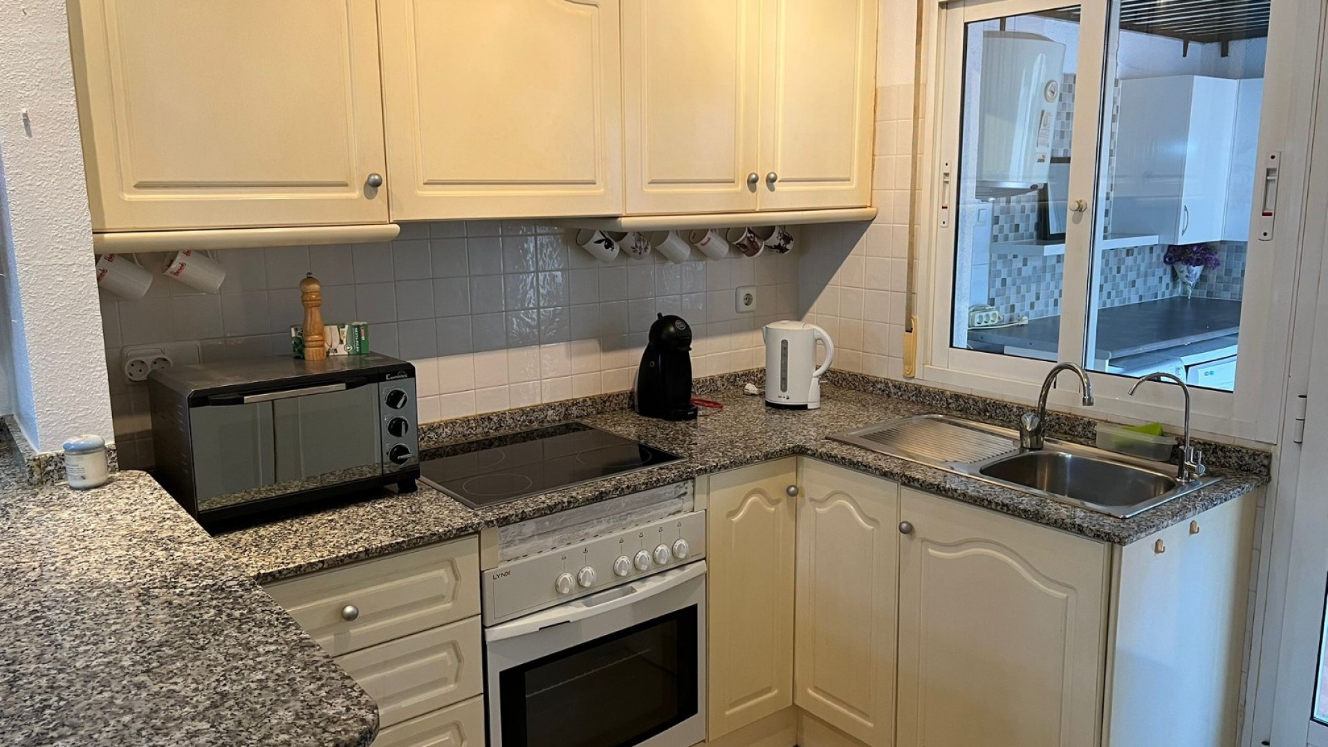 Venta - Villa adosada -
Los Montesinos - Urbanizacion montesol