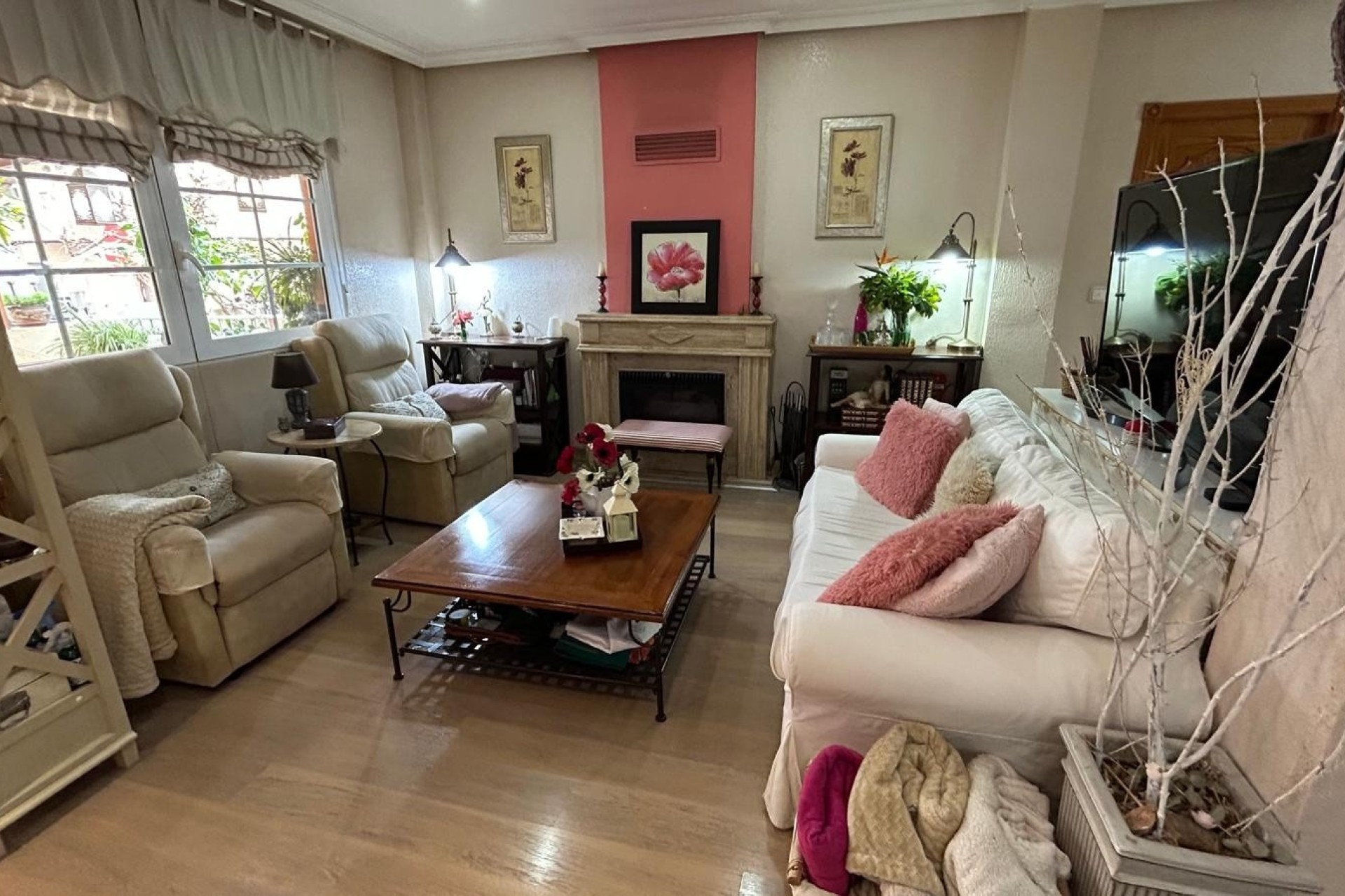 Venta - Villa adosada -
Los Montesinos