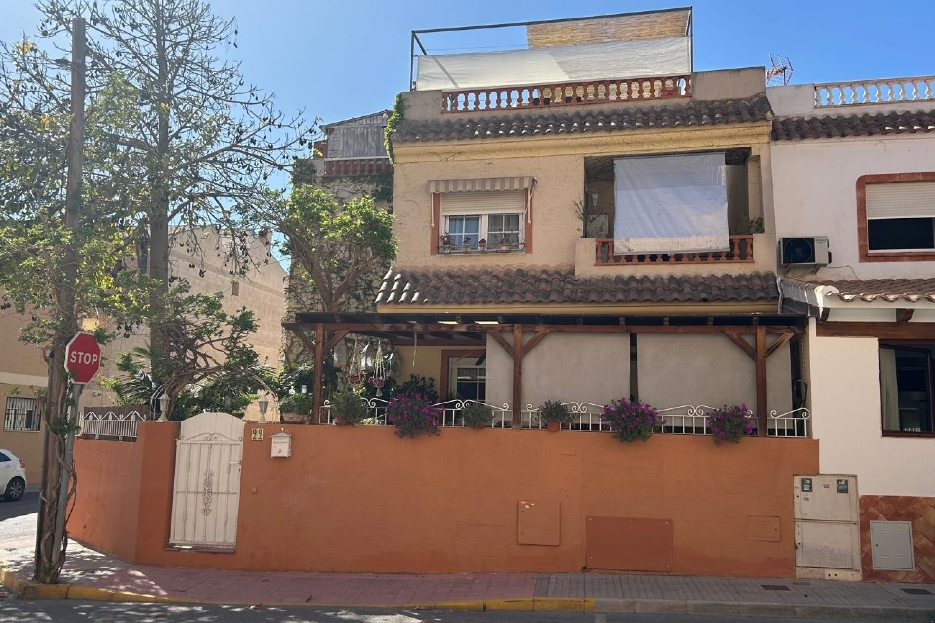 Venta - Villa adosada -
Los Montesinos