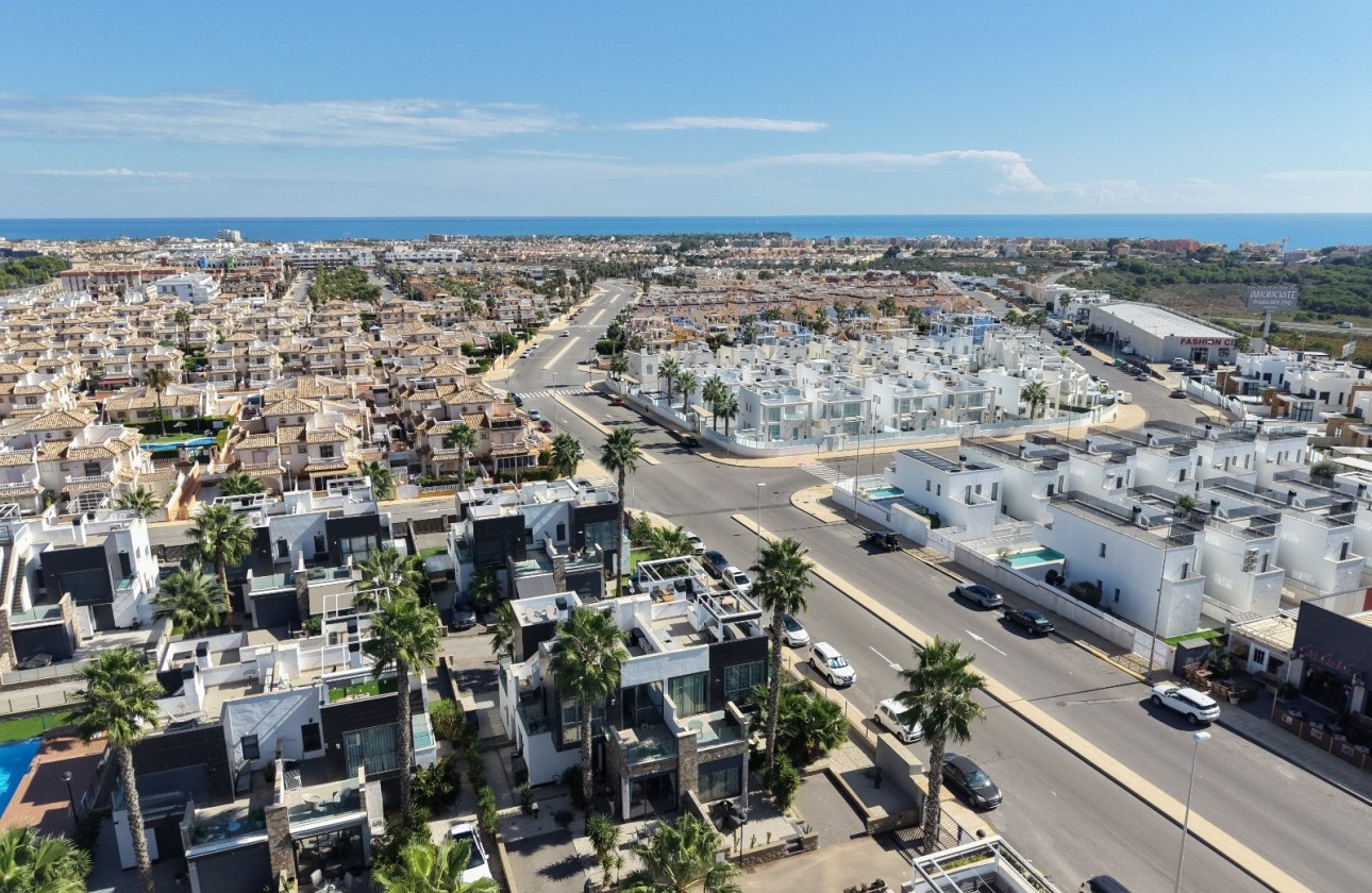Venta - Villa adosada -
Orihuela Costa - Lomas de Cabo Roig