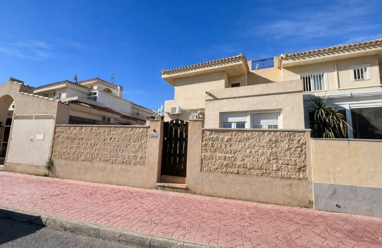 Venta - Villa adosada -
Orihuela Costa - Playa Flamenca