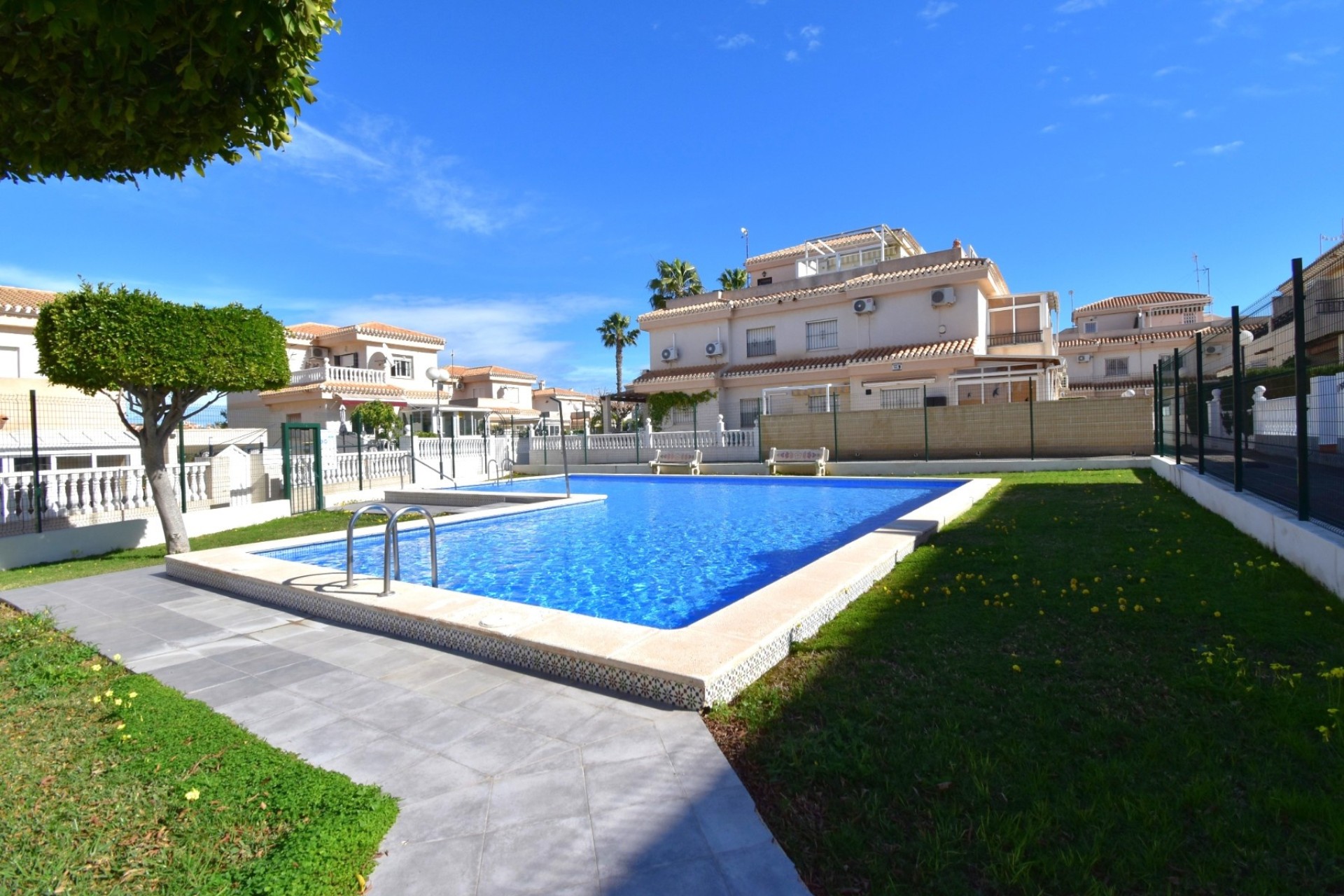 Venta - Villa adosada -
Orihuela Costa - Playa Flamenca