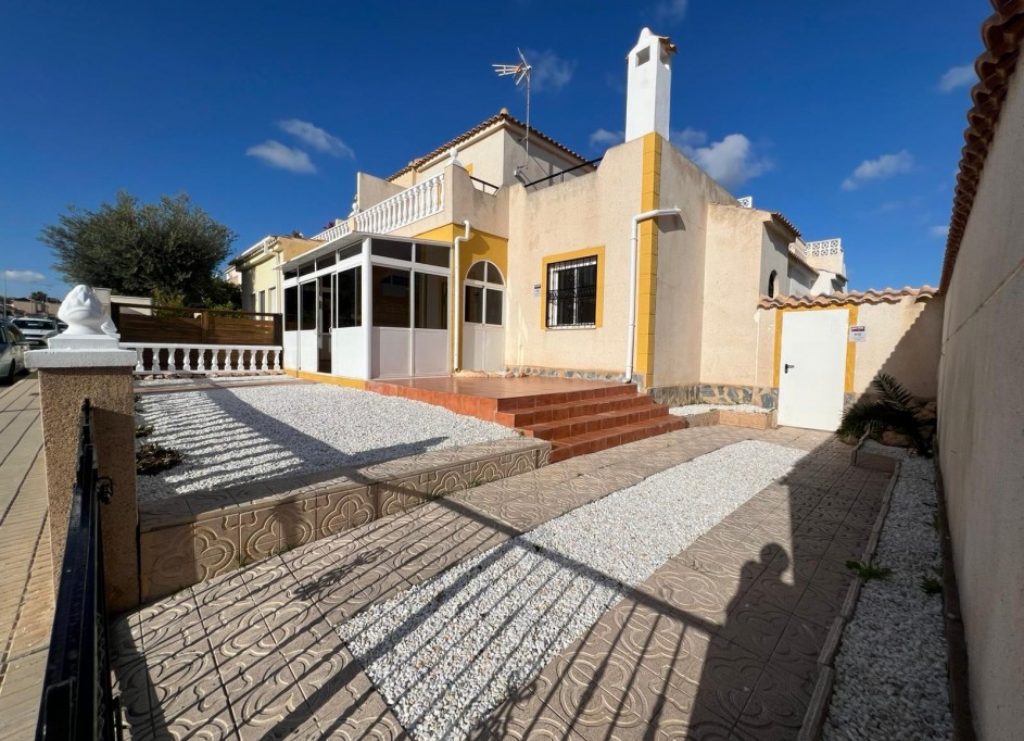 Venta - Villa adosada -
Orihuela Costa - Punta Prima