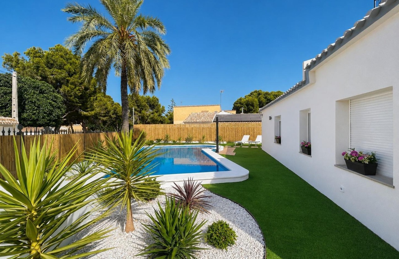 Venta - Villa adosada -
Orihuela Costa - Punta Prima