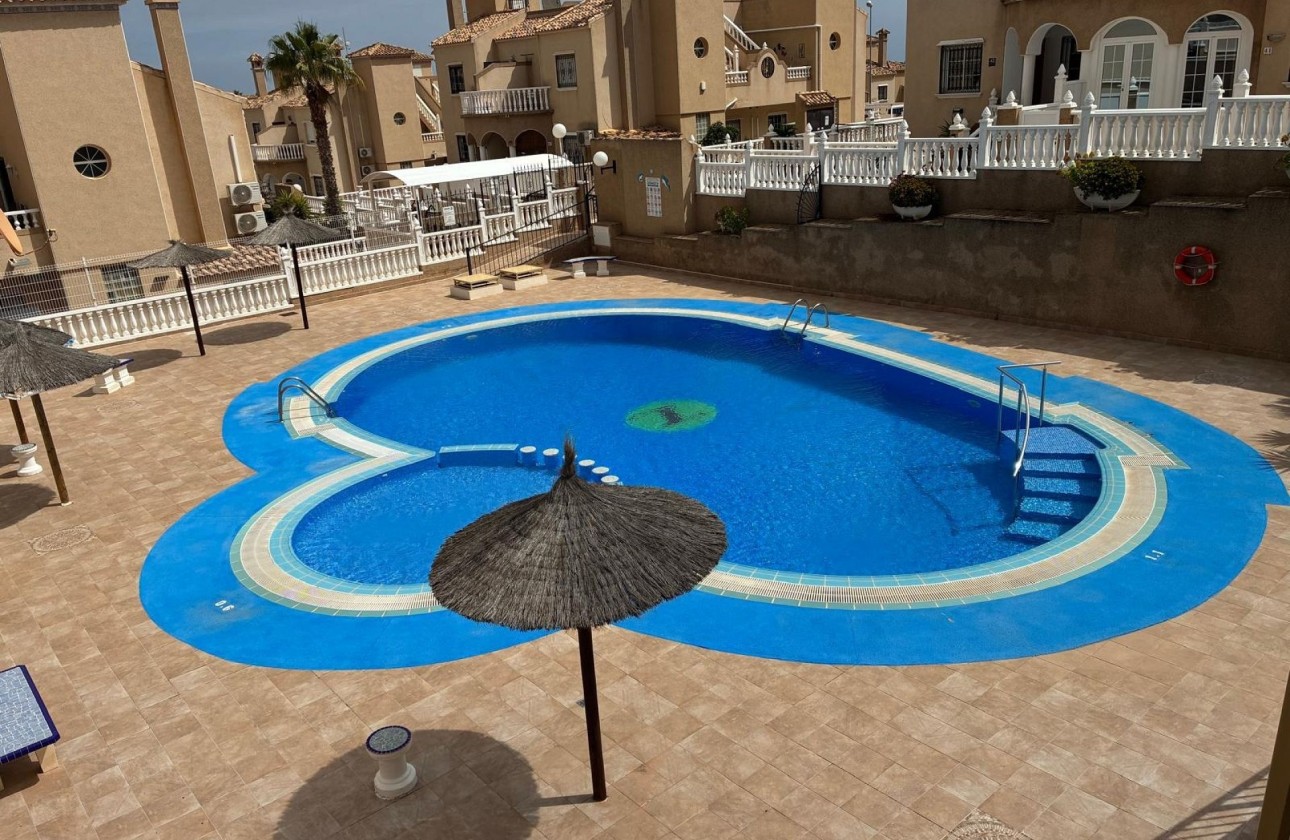 Venta - Villa adosada -
Orihuela Costa