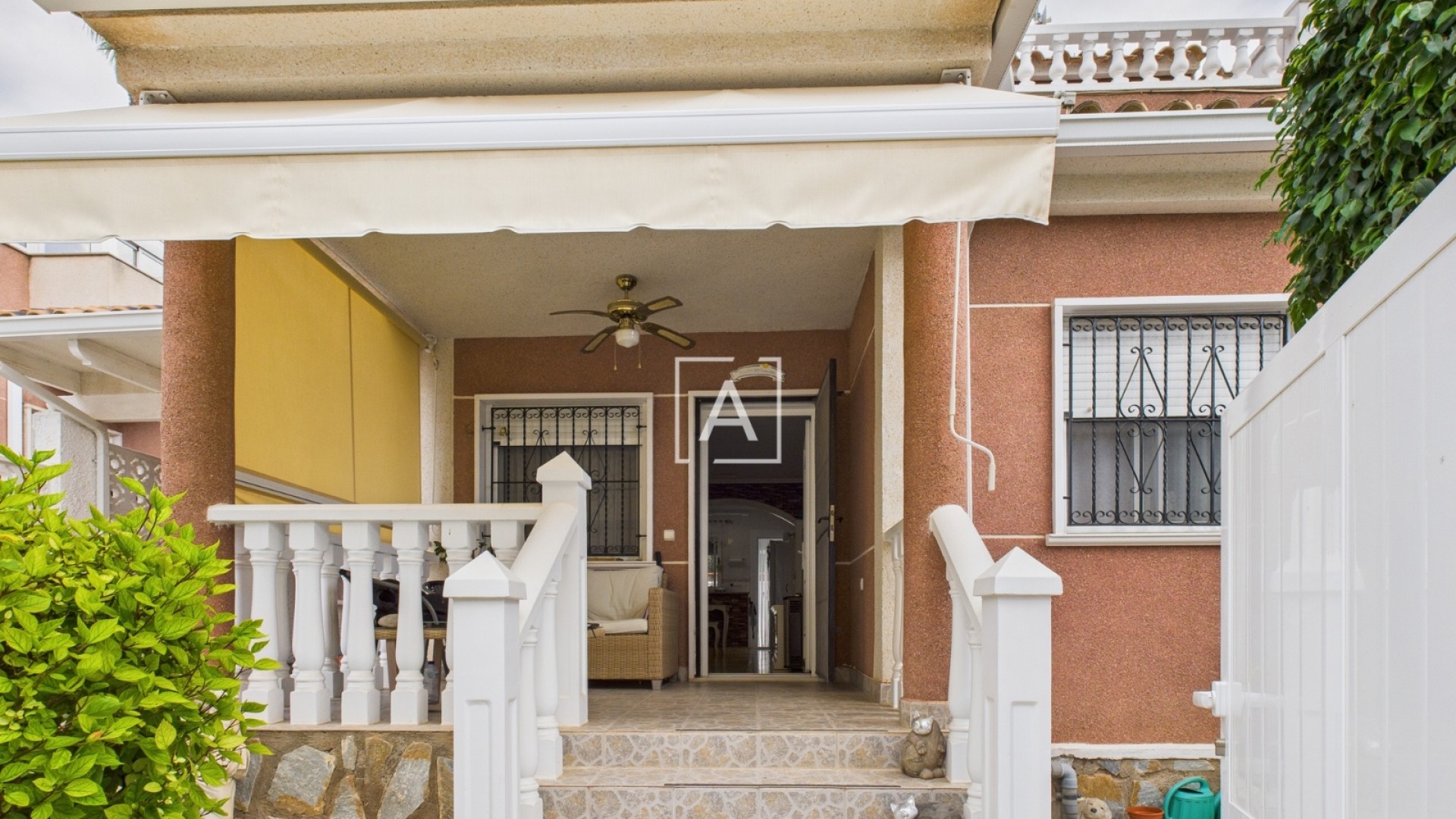 Venta - Villa adosada -
Pinar de Campoverde