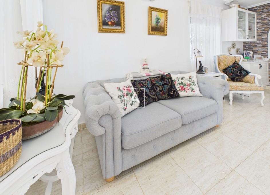 Venta - Villa adosada -
Pinar de Campoverde