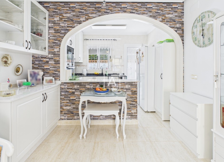 Venta - Villa adosada -
Pinar de Campoverde