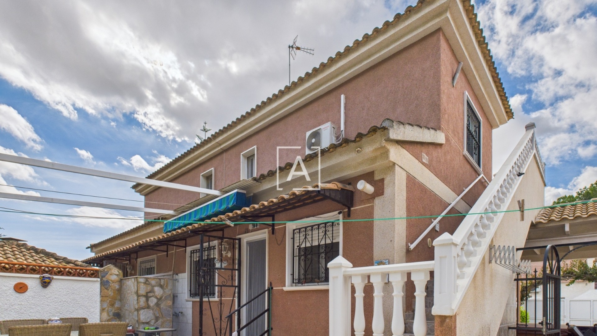 Venta - Villa adosada -
Pinar de Campoverde