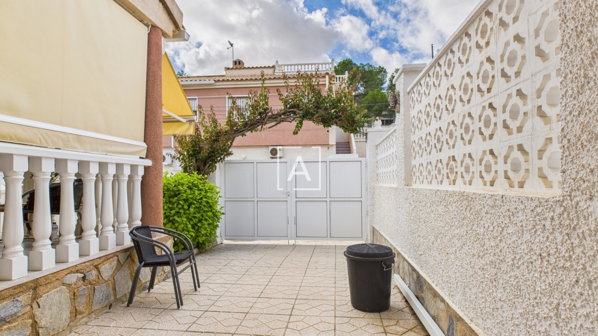 Venta - Villa adosada -
Pinar de Campoverde