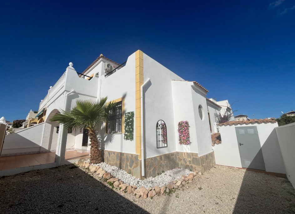 Venta - Villa adosada -
Punta Prima - Serena