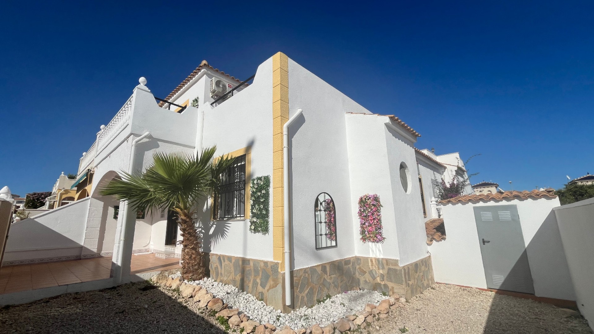 Venta - Villa adosada -
Punta Prima - Serena