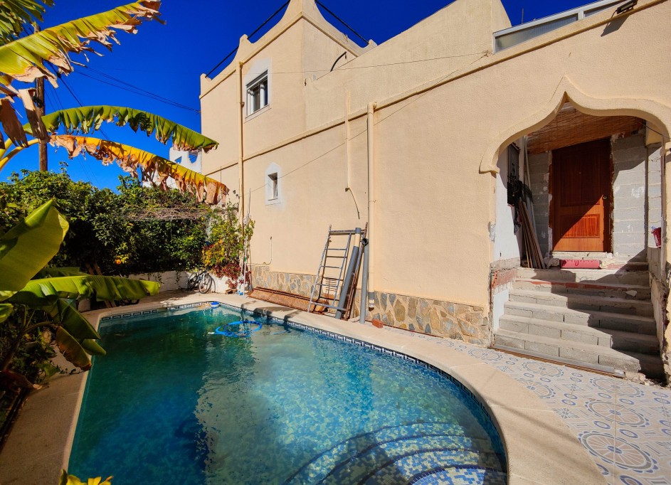 Venta - Villa adosada -
San Miguel de Salinas