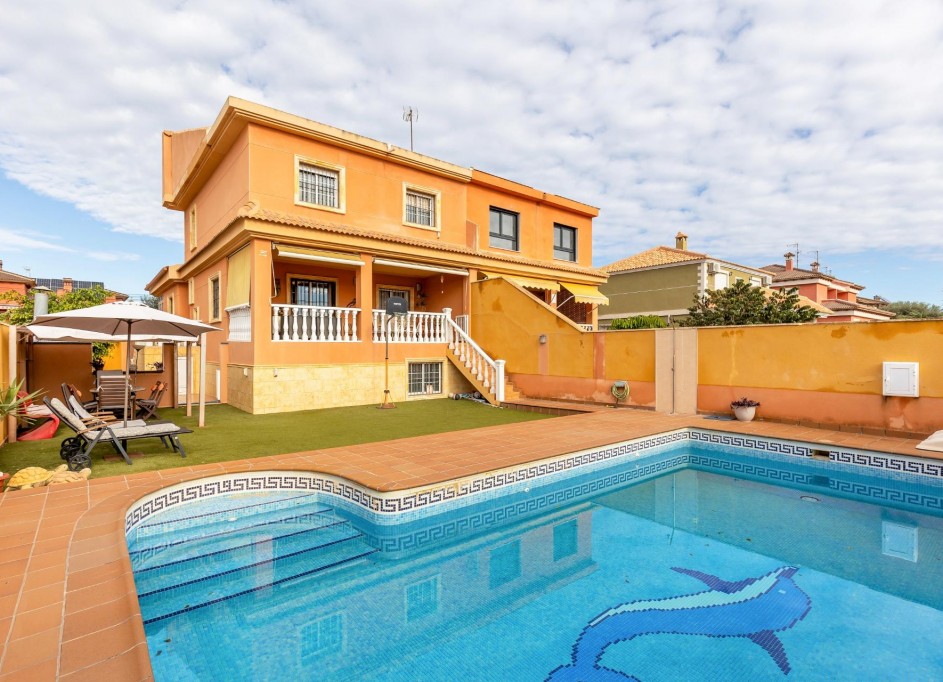Venta - Villa adosada -
Torrevieja - Aguas Nuevas