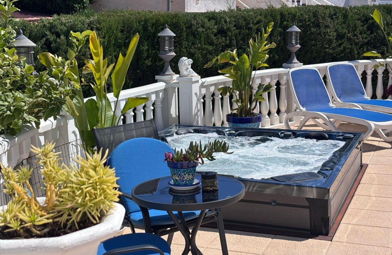 Venta - Villa adosada -
Torrevieja - Los Balcones