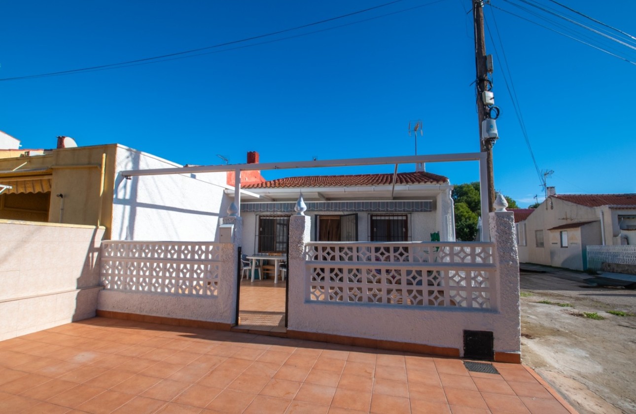 Venta - Villa adosada -
Torrevieja - Torretas