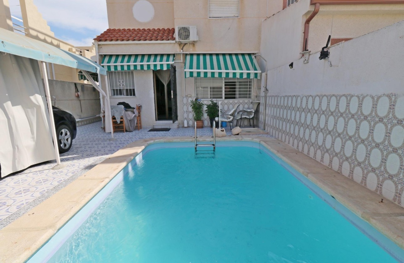 Venta - Villa adosada -
Torrevieja - Torretas