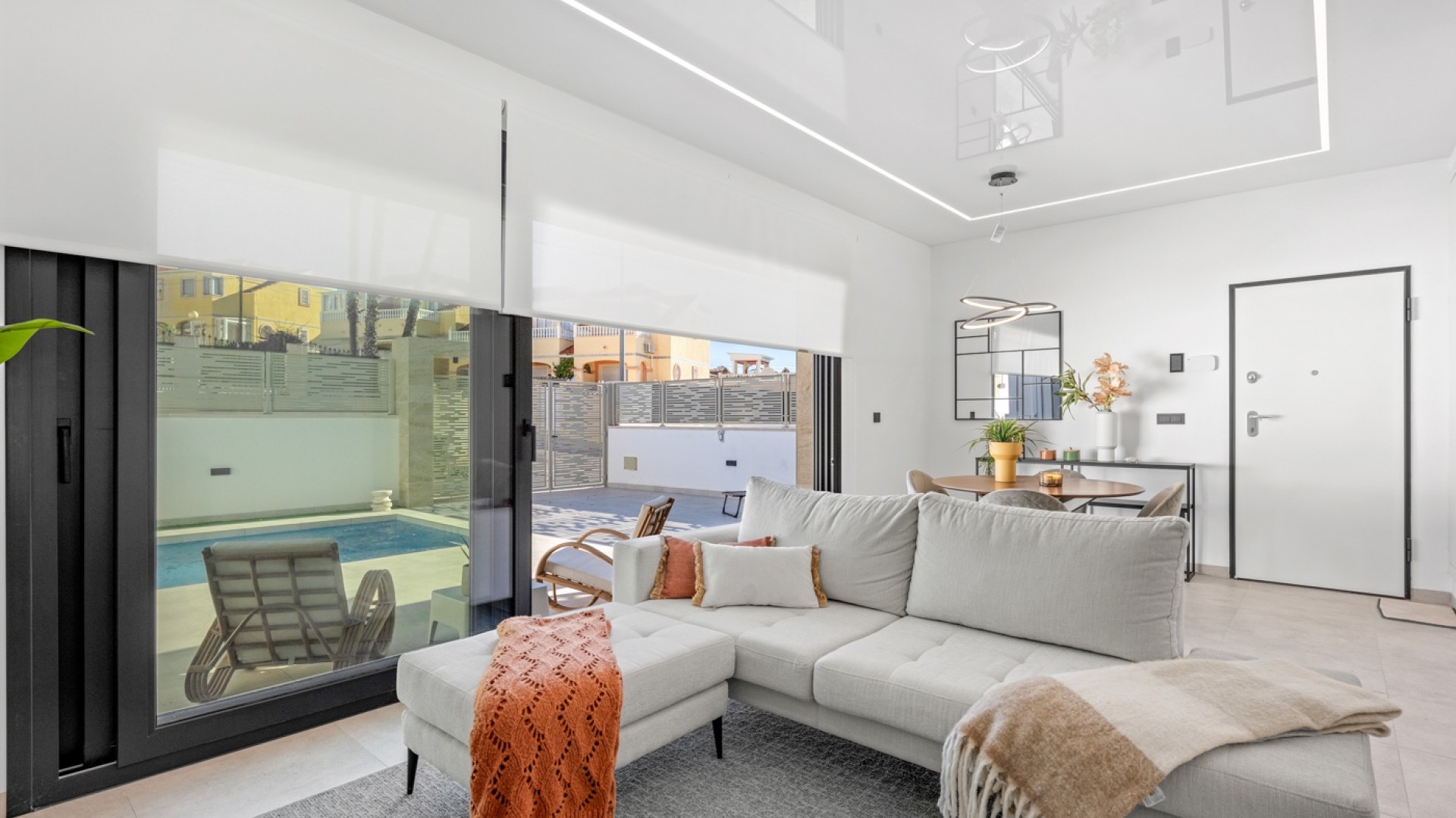 Venta - Villa - Independiente -
Orihuela Costa - Blue Lagoon*