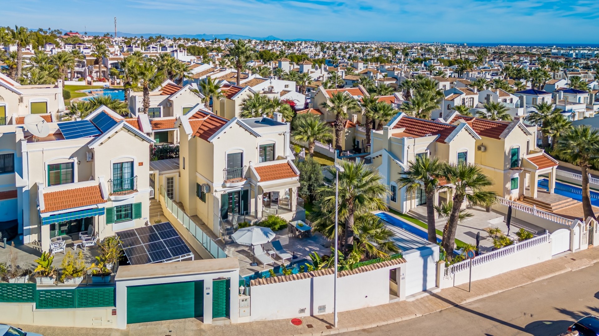 Venta - Villa - Independiente -
Orihuela Costa - Los Dolses*