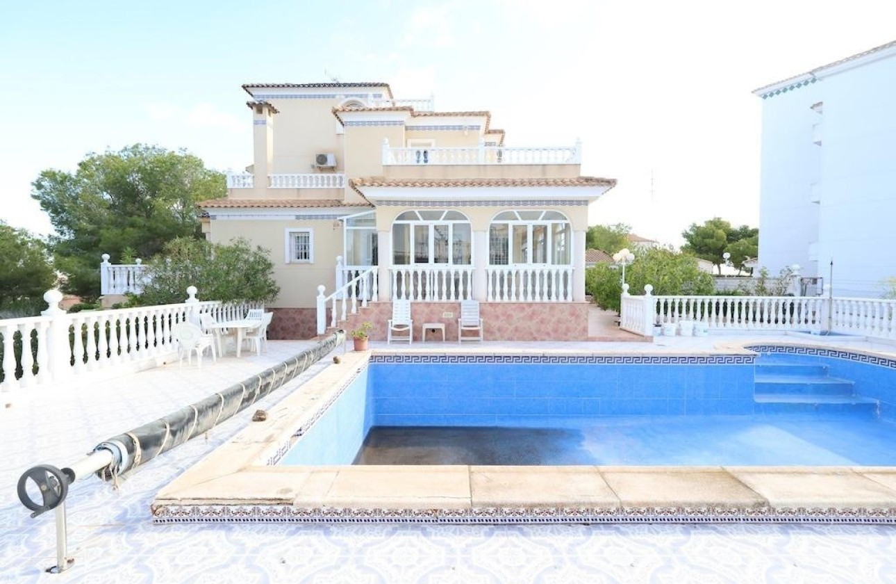 Venta - Villa -
Orihuela Costa - Villamartín-Las Filipinas