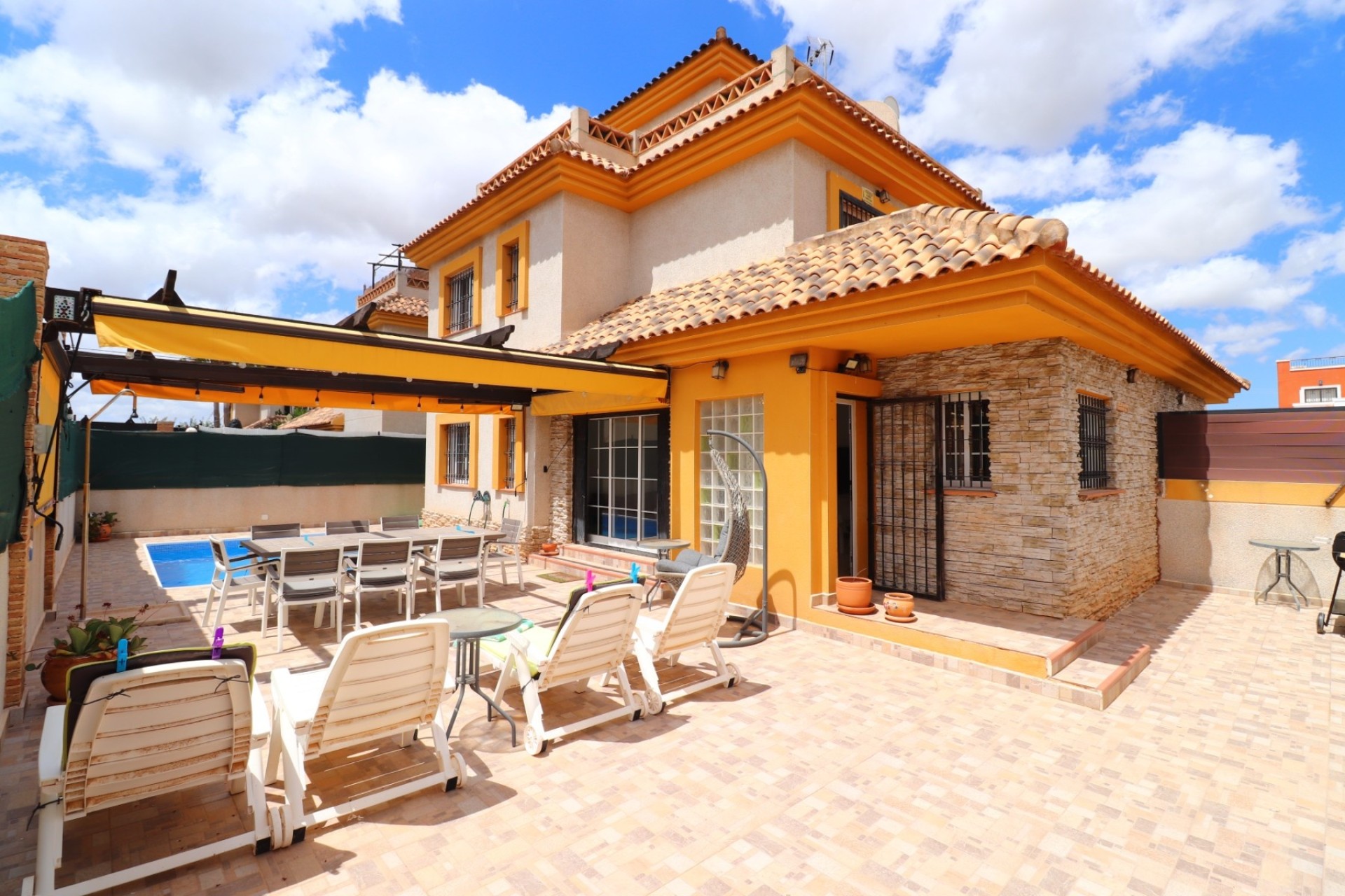 Venta - Villa Semi Adosado -
Los Montesinos - La Herrada