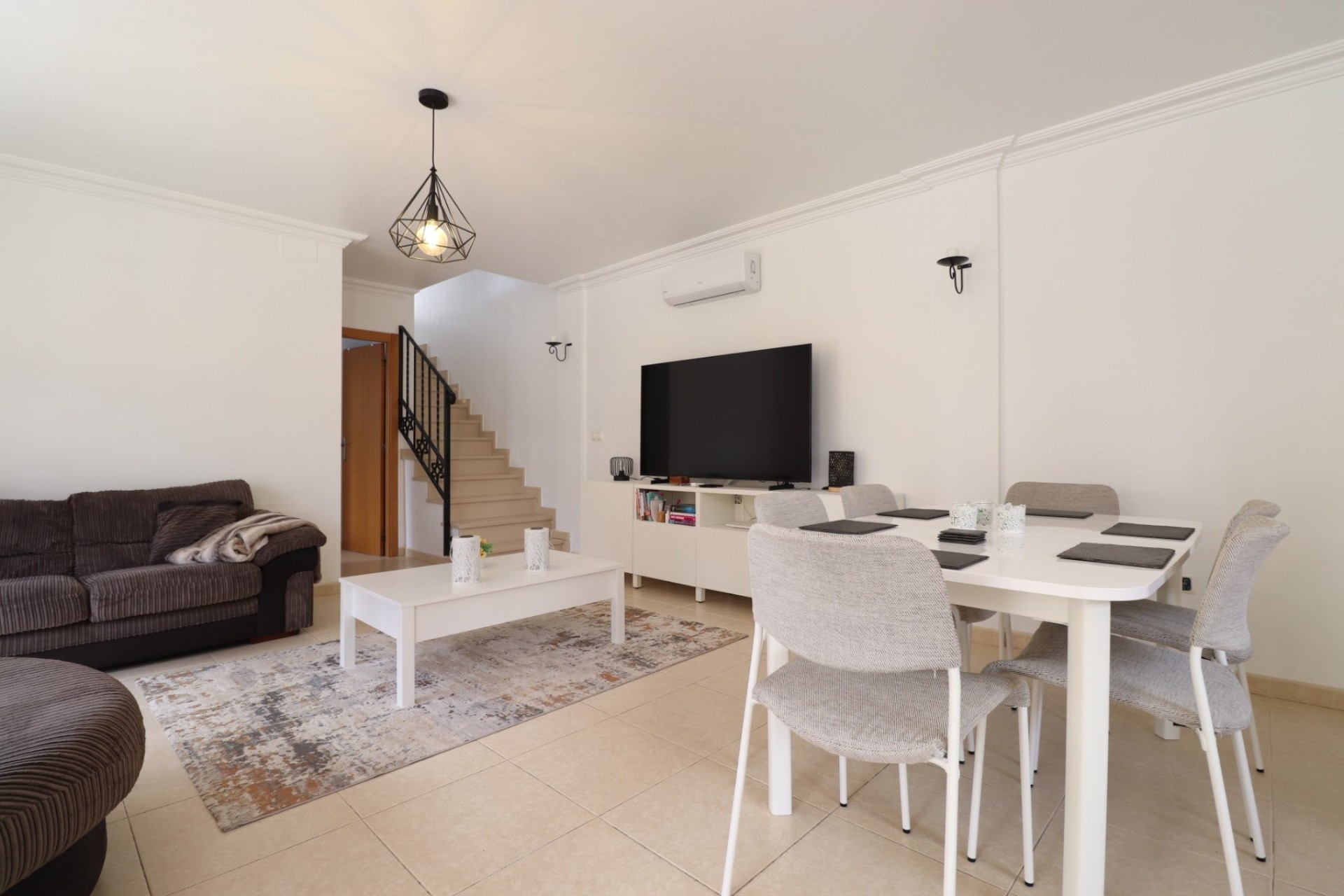 Venta - Villa Semi Adosado -
Los Montesinos - La Herrada