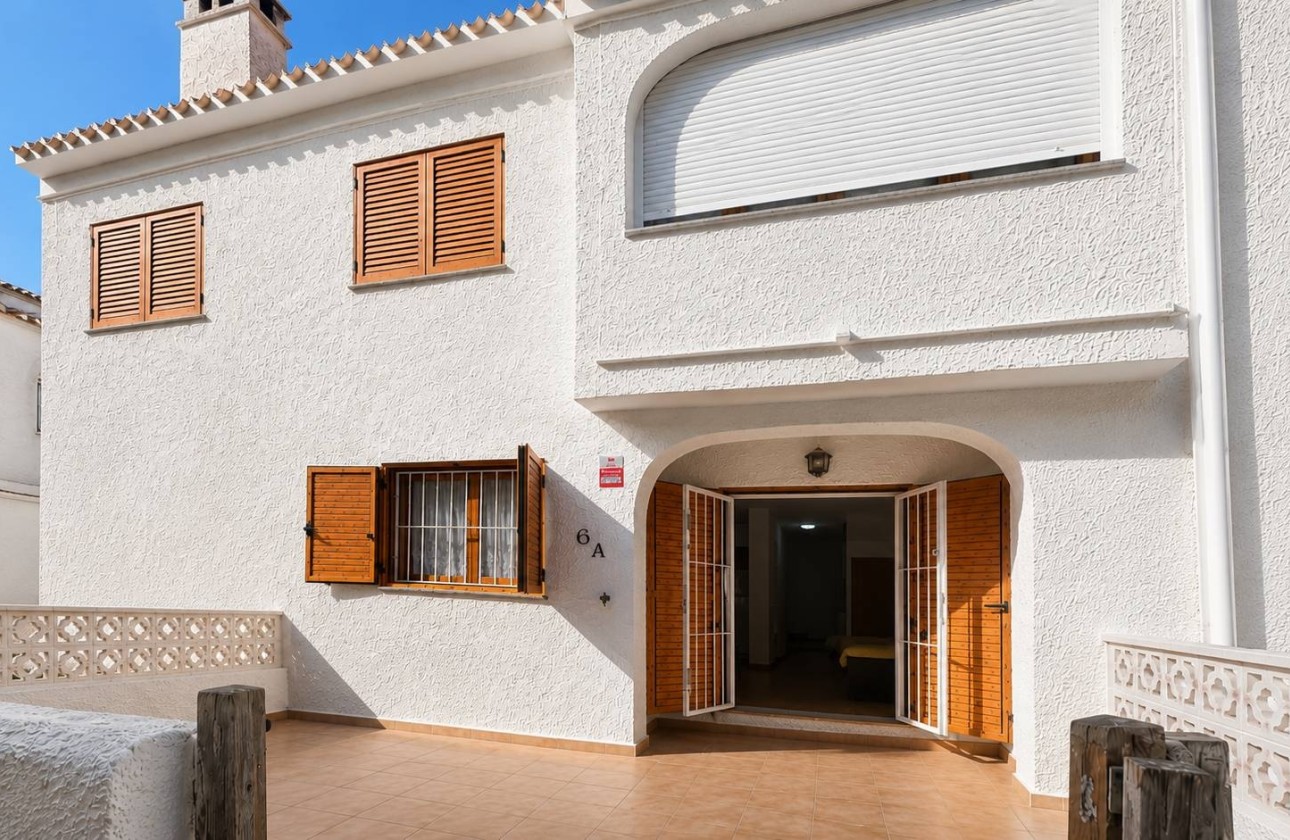 Venta - Villa Semi Adosado -
Orihuela Costa