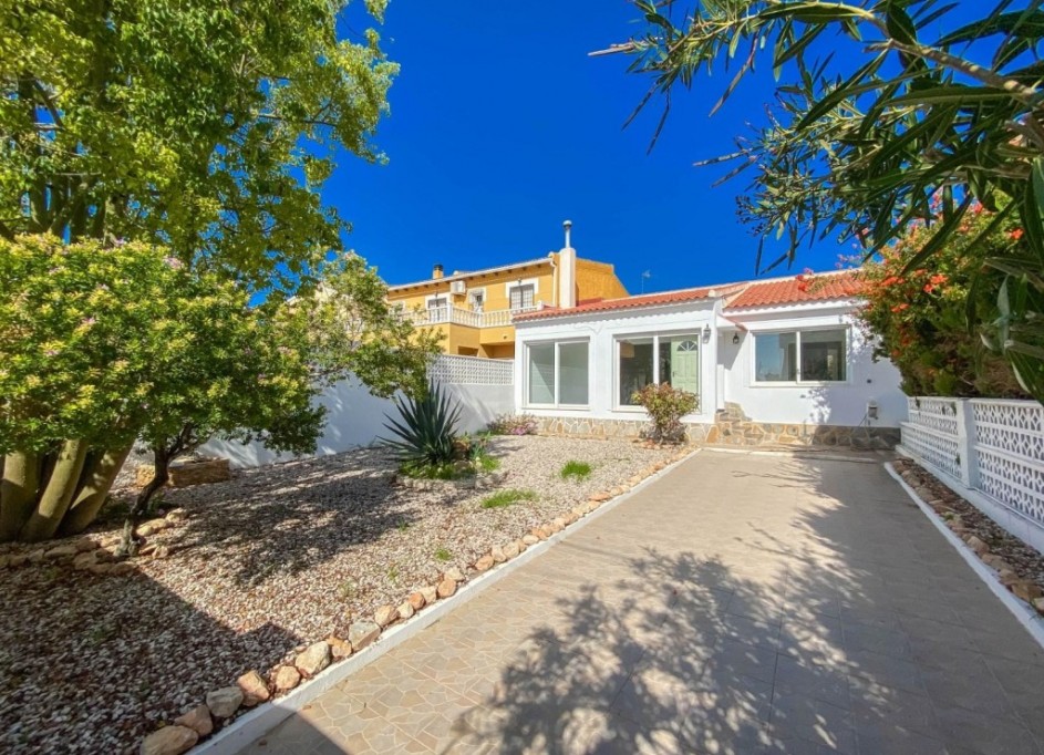 Venta - Villa -
Torrevieja