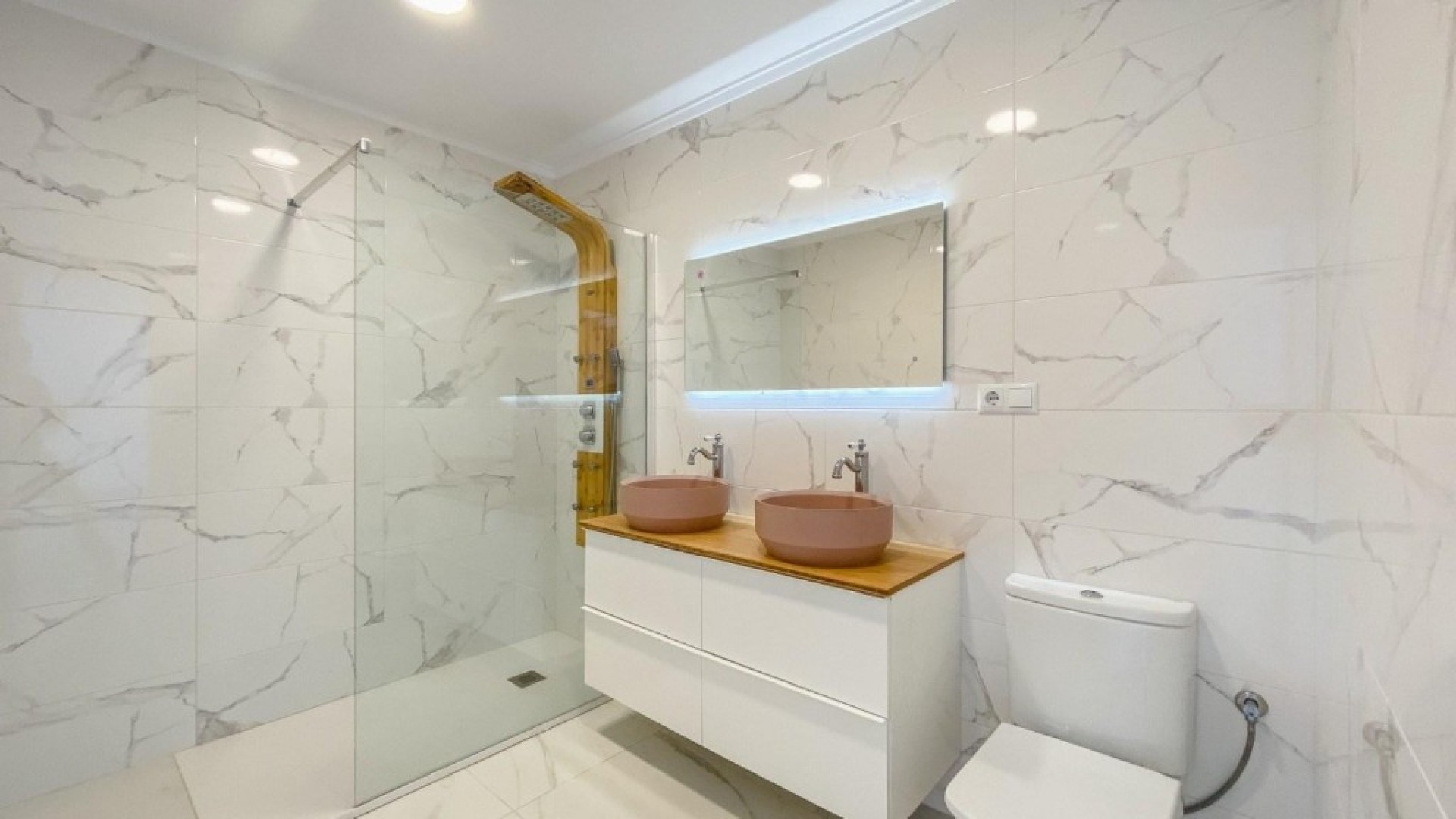 Venta - Villa -
Torrevieja