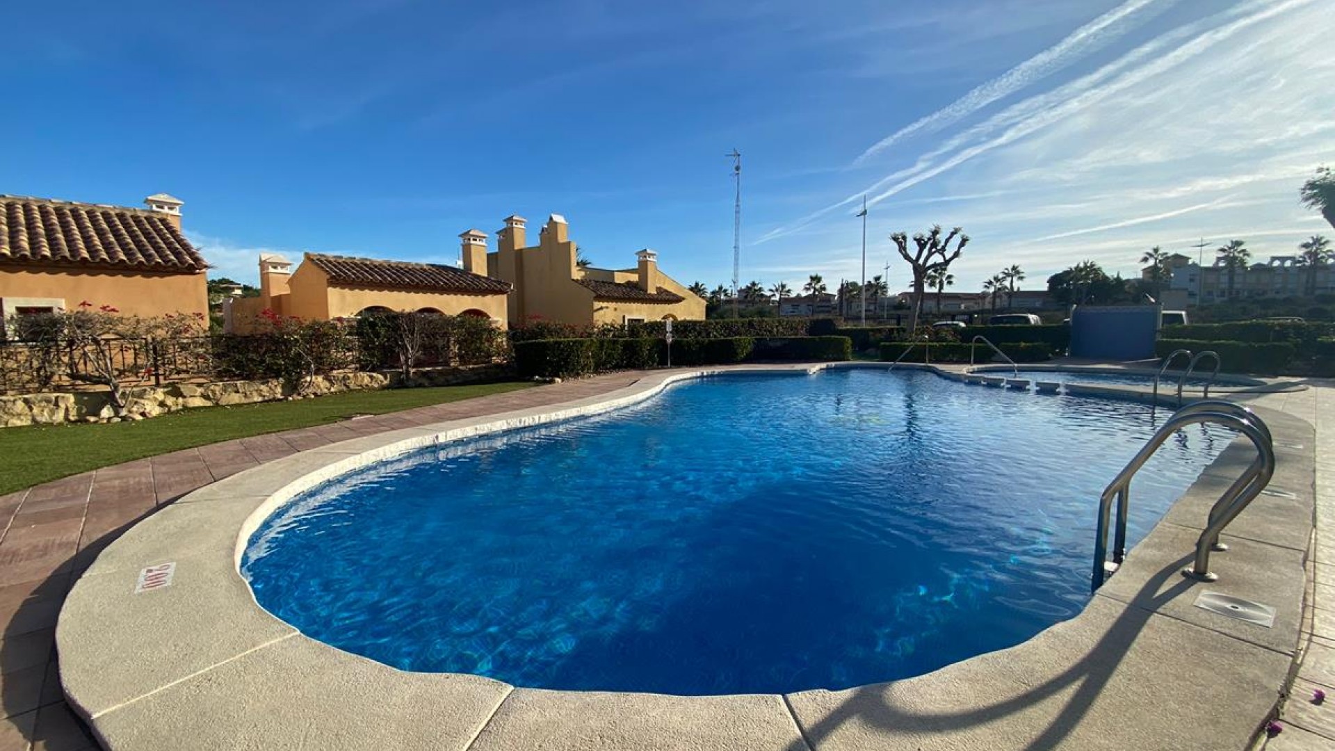 Videresalg - Byhus -
Algorfa - Algorfa (La Finca Golf)