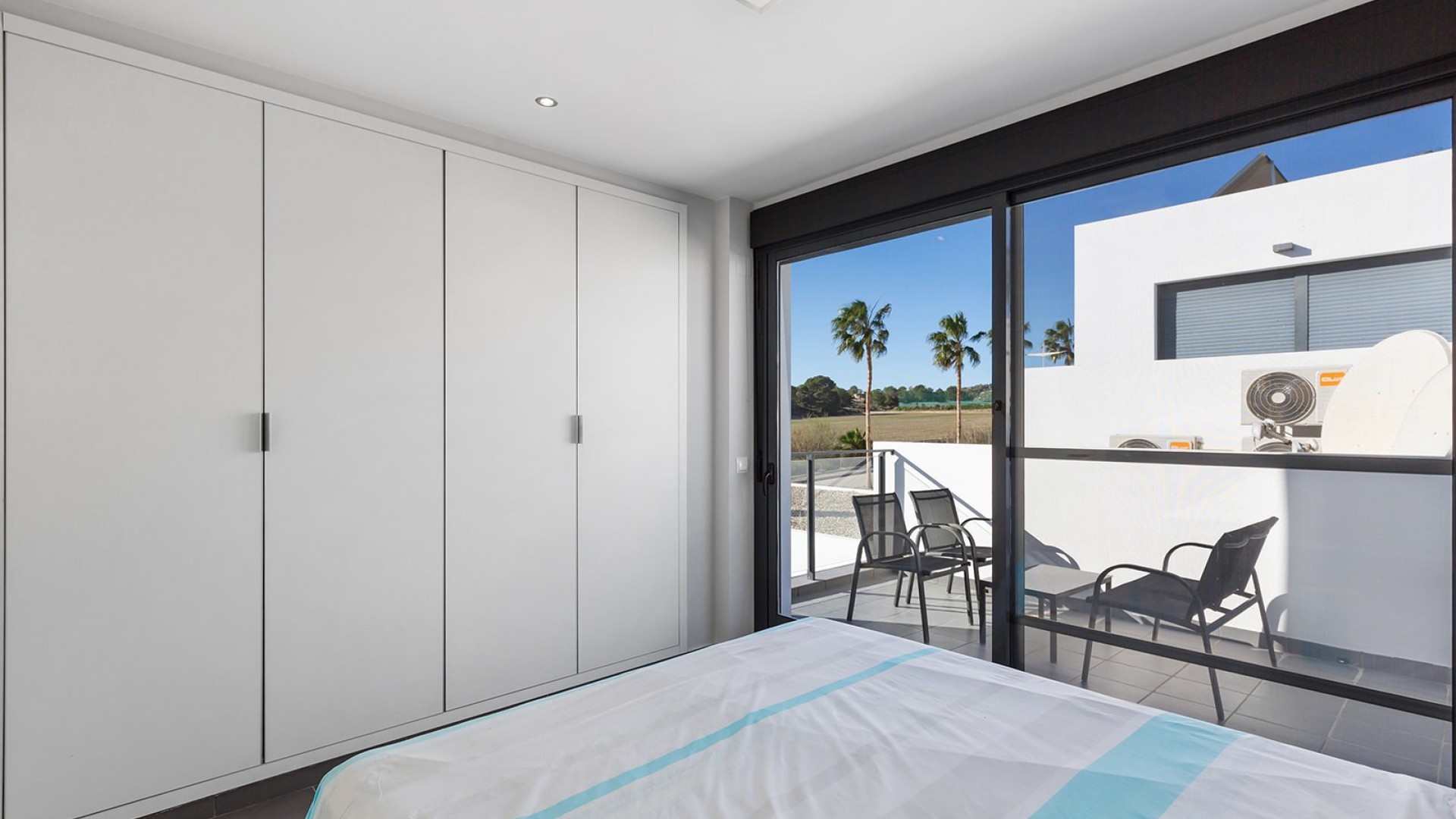 Videresalg - Byhus -
Algorfa - La Finca Golf