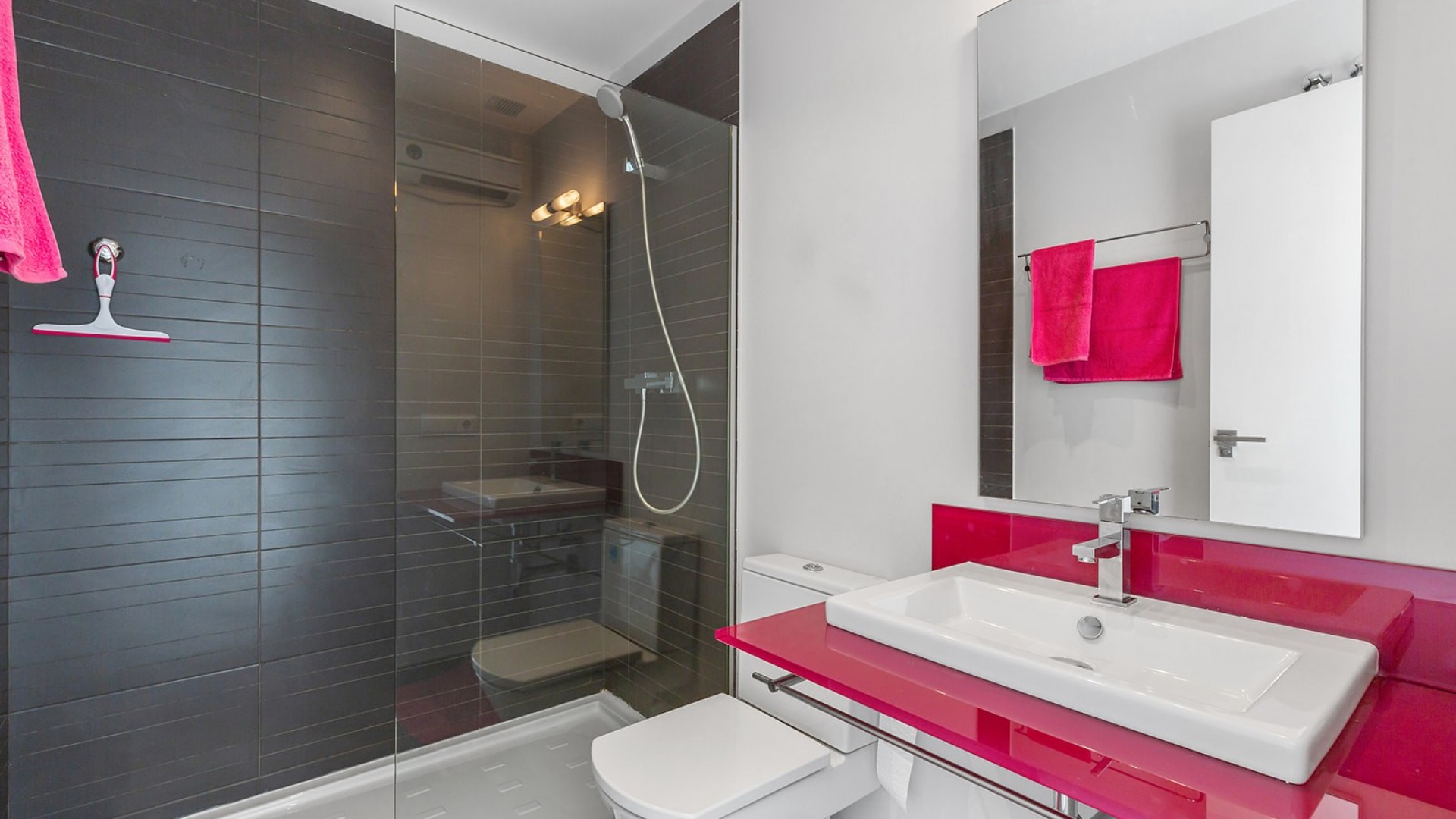 Videresalg - Byhus -
Algorfa - La Finca Golf