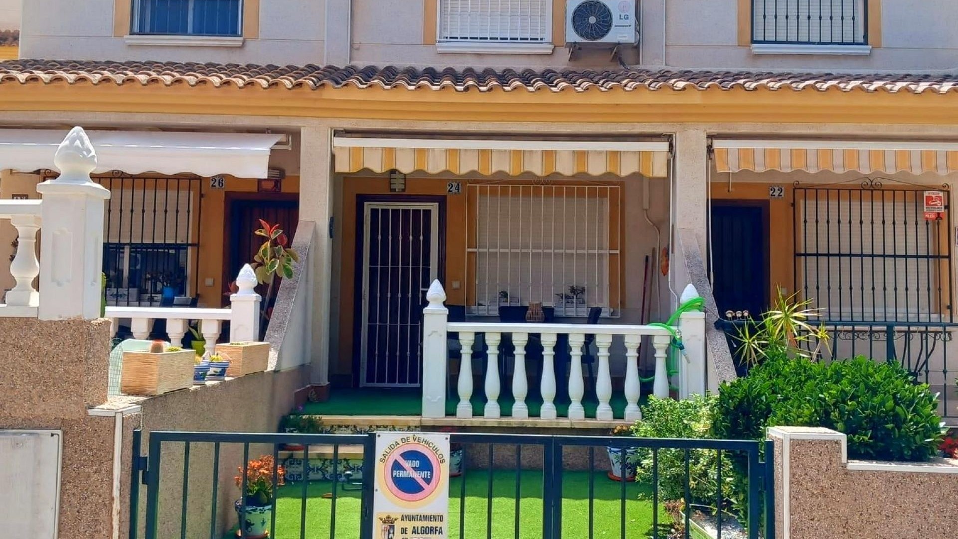 Videresalg - Byhus -
Algorfa