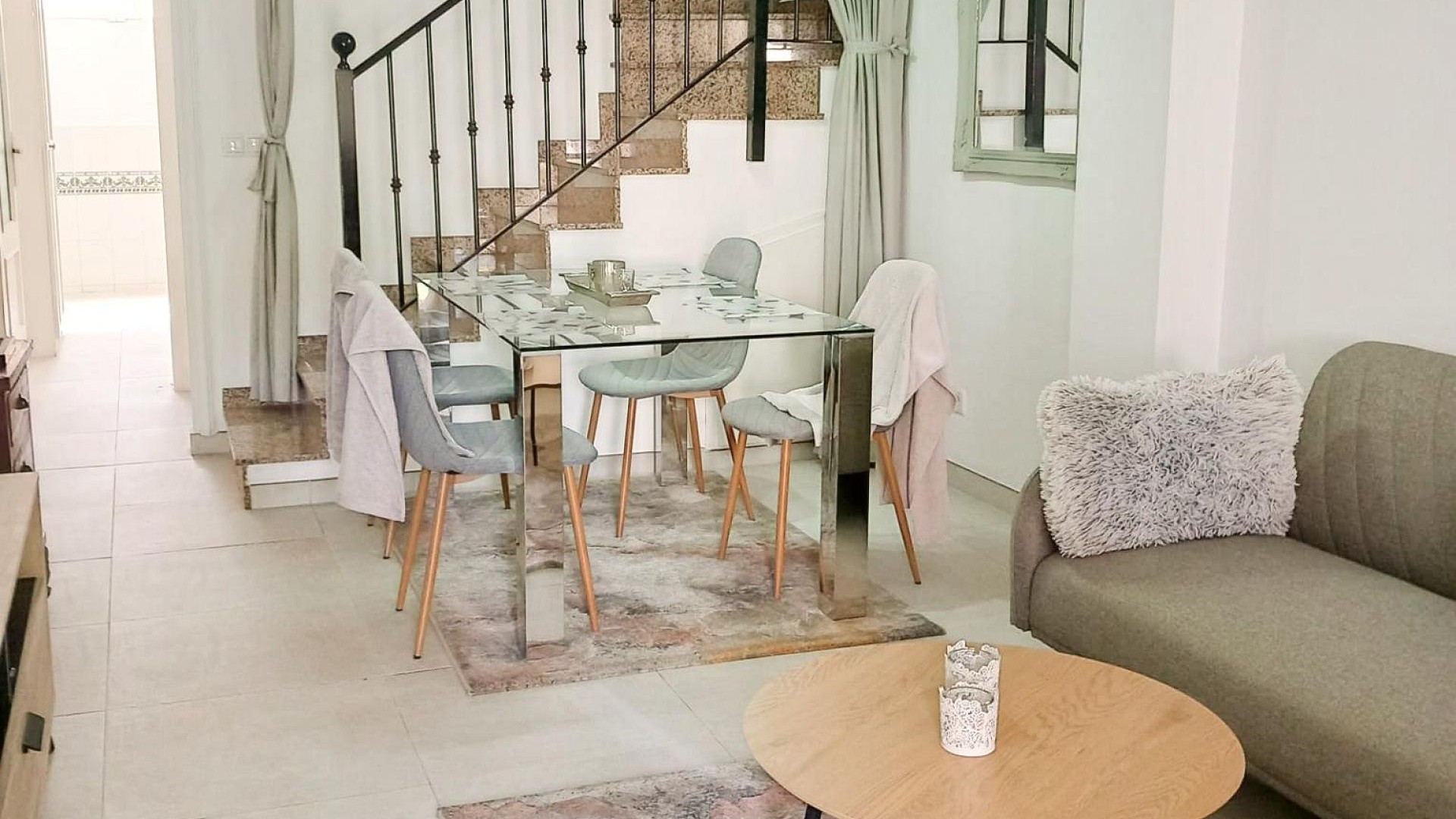 Videresalg - Byhus -
Algorfa