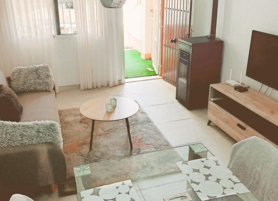 Videresalg - Byhus -
Algorfa