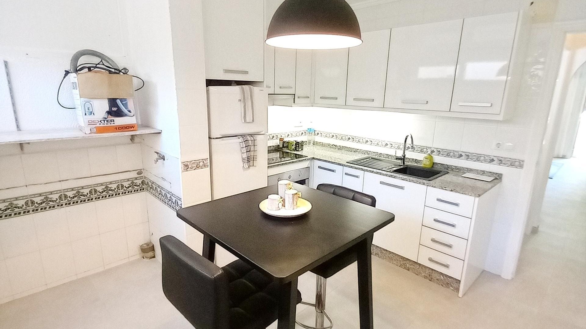 Videresalg - Byhus -
Algorfa