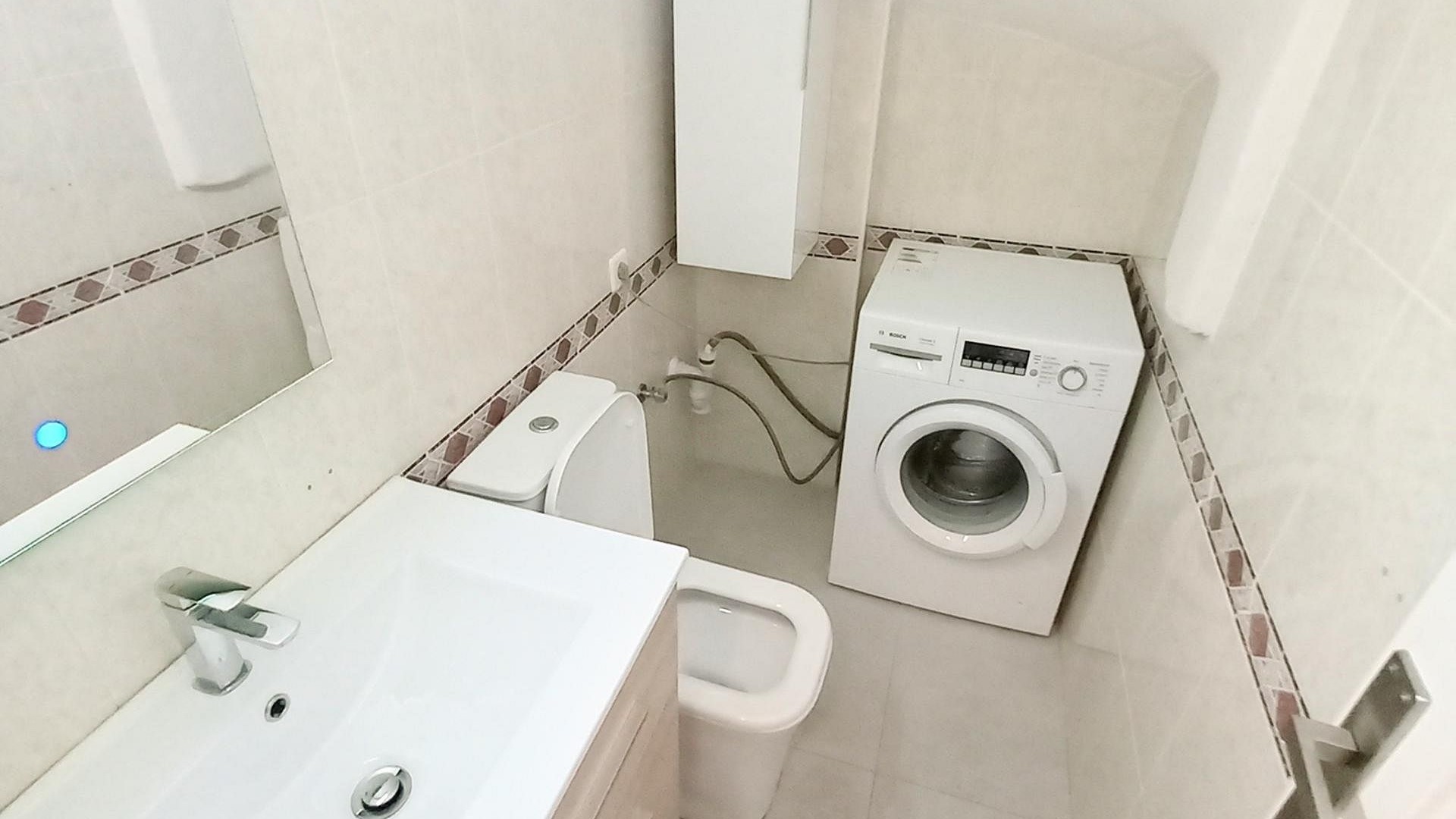 Videresalg - Byhus -
Algorfa